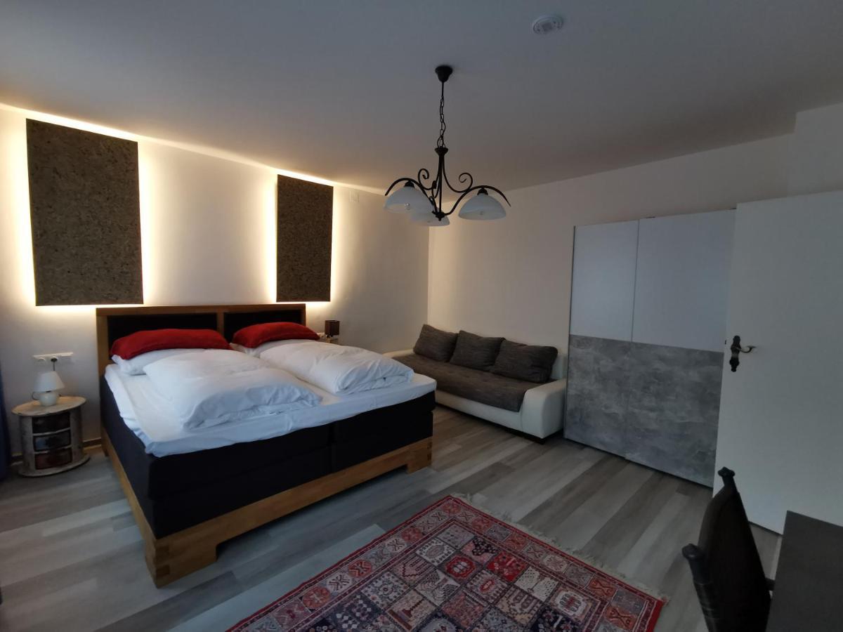 Bed & Breakfast Goldener Stiefel Mariazell Exterior photo