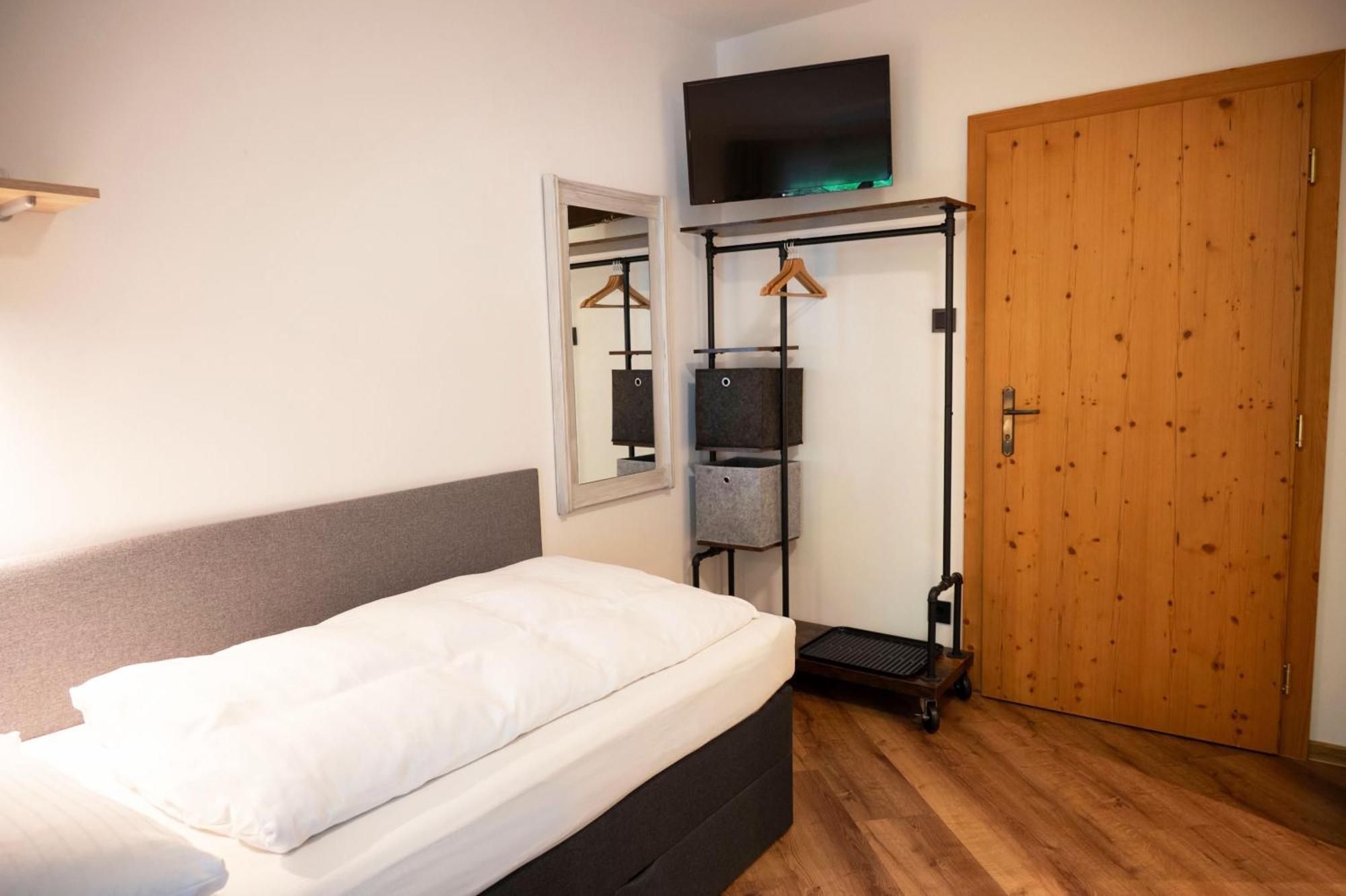 Bed & Breakfast Goldener Stiefel Mariazell Exterior photo