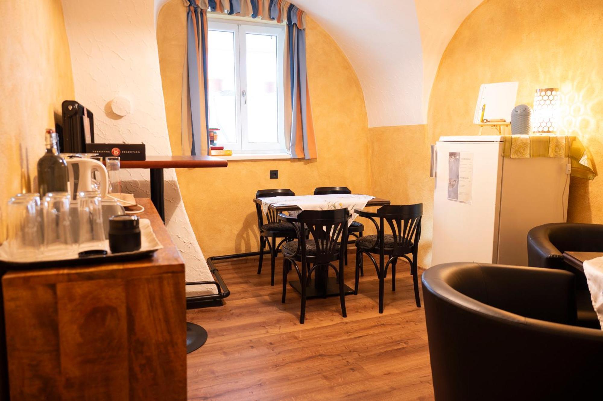 Bed & Breakfast Goldener Stiefel Mariazell Exterior photo